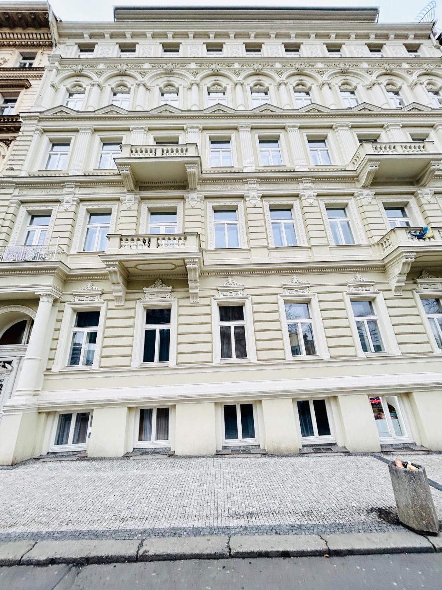 New Design & Style Apartments 50M From Wenceslas Square Prag Eksteriør billede