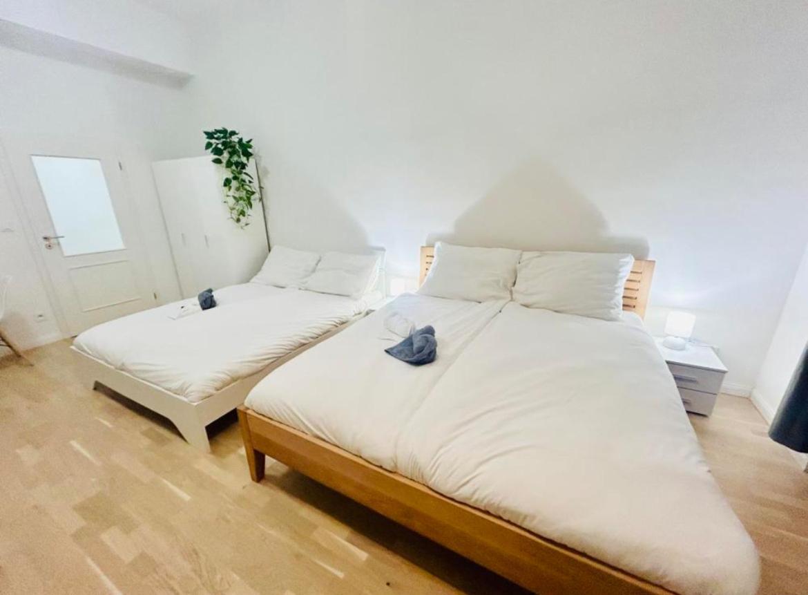 New Design & Style Apartments 50M From Wenceslas Square Prag Eksteriør billede