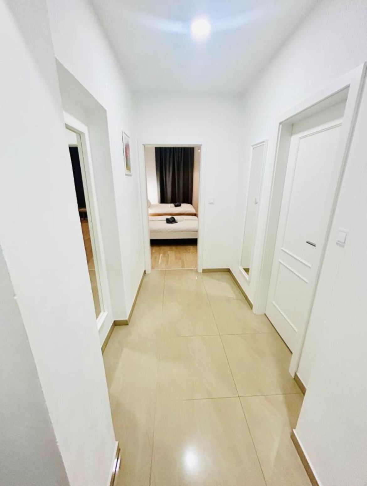 New Design & Style Apartments 50M From Wenceslas Square Prag Eksteriør billede