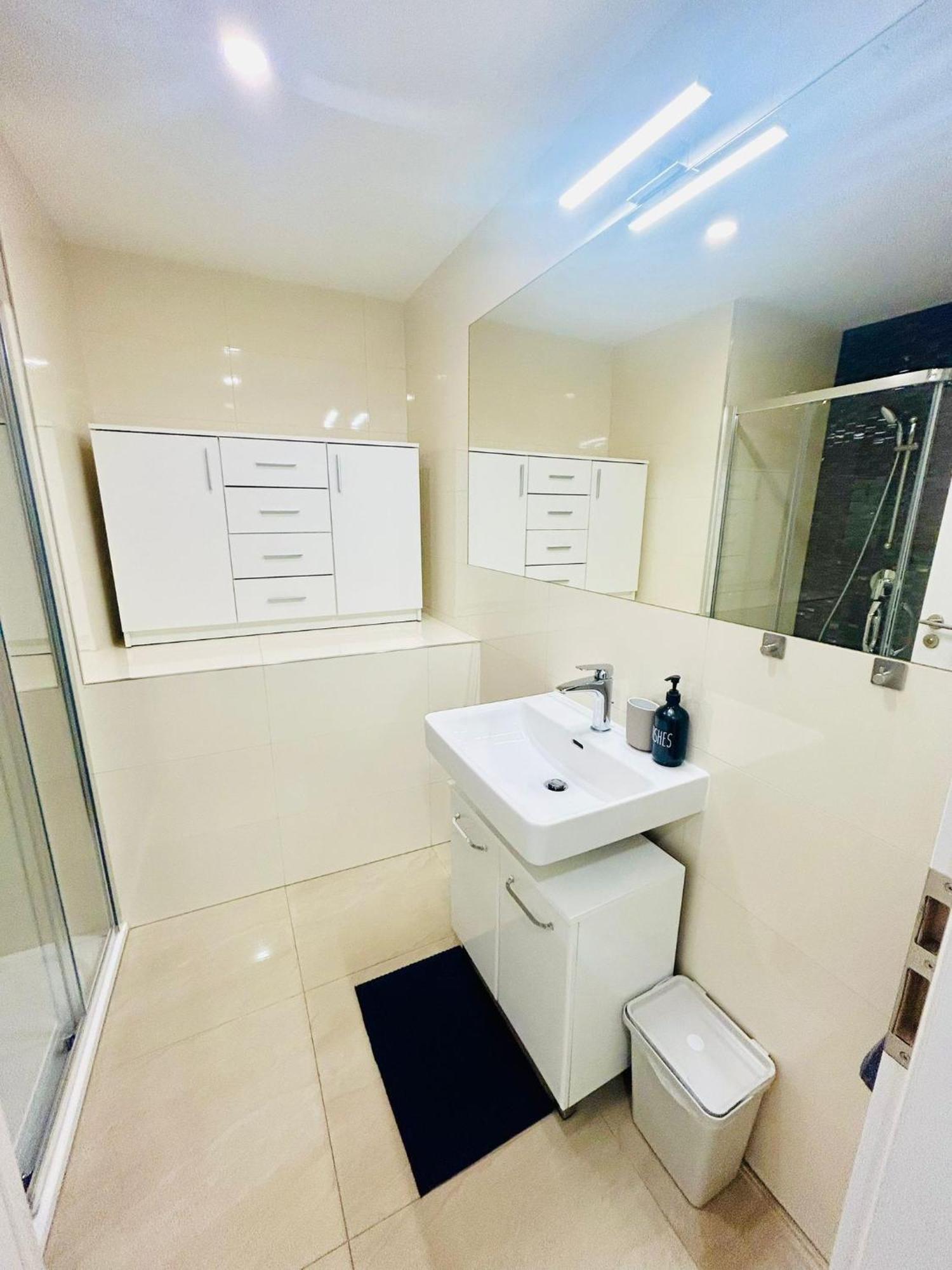 New Design & Style Apartments 50M From Wenceslas Square Prag Eksteriør billede